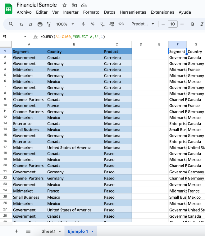 Ejemplo de la función QUERY seleccionando las columnas específicas A y B de un rango de datos en Google Sheets.